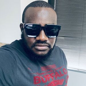 Meet your Posher, Emmanuel